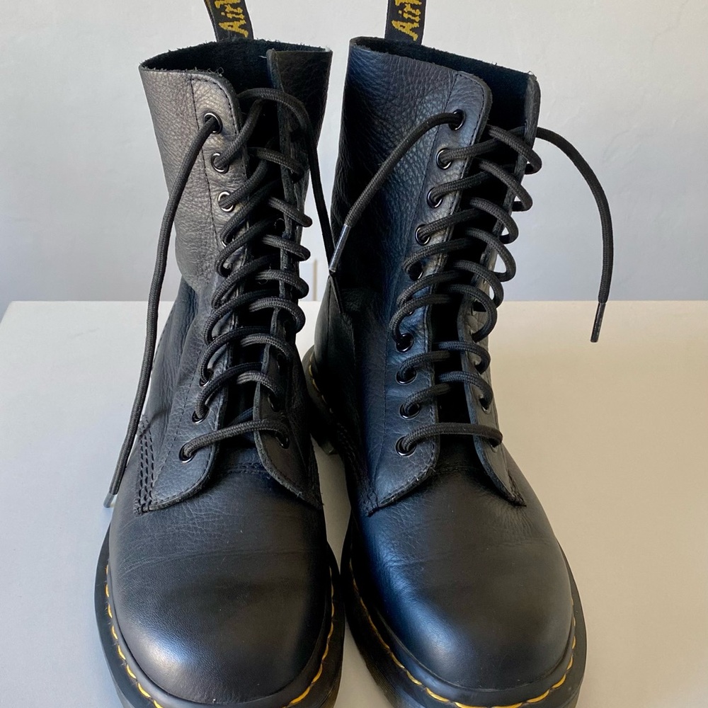 Women’s black Doc Martens 1490 size 9 - Picture 2 of 5